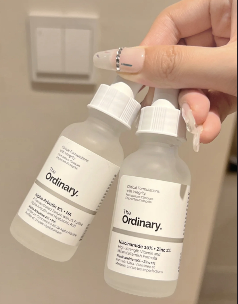 这里分享The Ordinary人气好物的功效和使用方法,大家也能混合搭配一起使用,达到事半功倍的护肤效果哦!