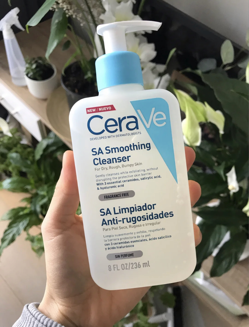 含有水杨酸成分可以温和去除角质,疏通毛孔减少黑头粉刺及痘痘问题