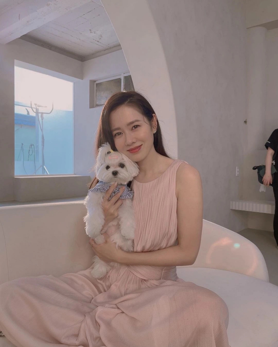 出道22年的孙艺珍和其他女星不同,对感情事情一直都保持低调。