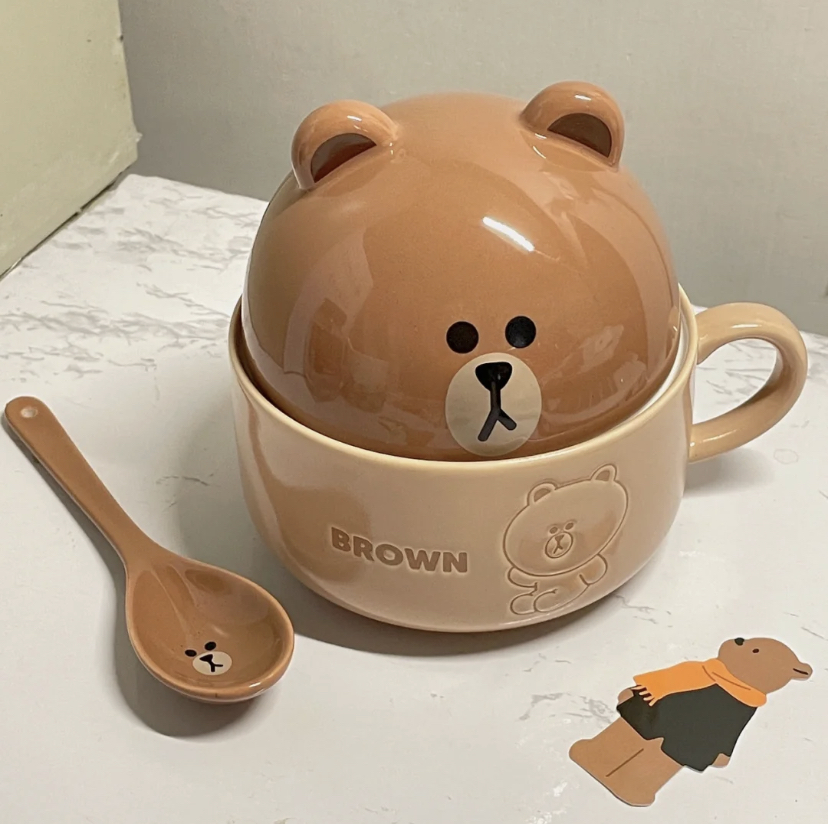 布朗熊的大头就是碗的盖子，看起来非常呆萌超圈粉的！