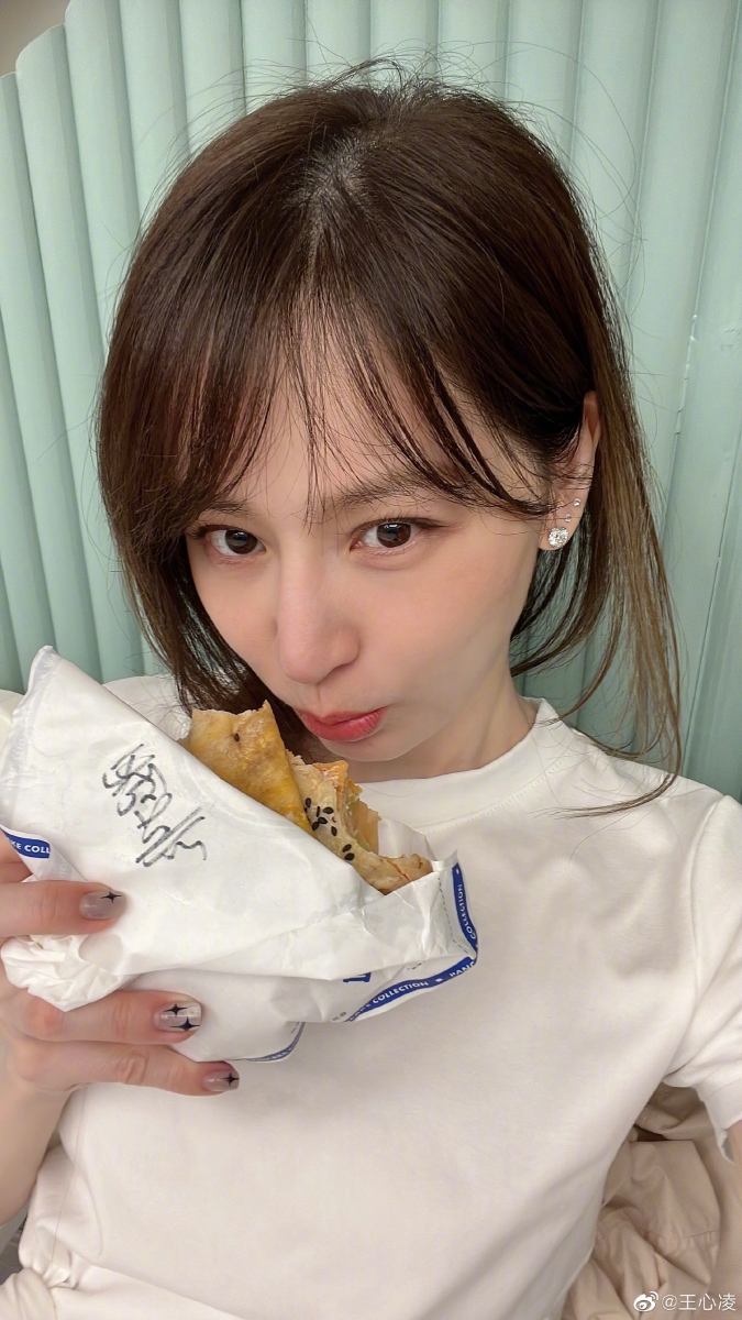而且还很能吃，葛斯齐甚至还建议王心凌去参加大胃王比赛。