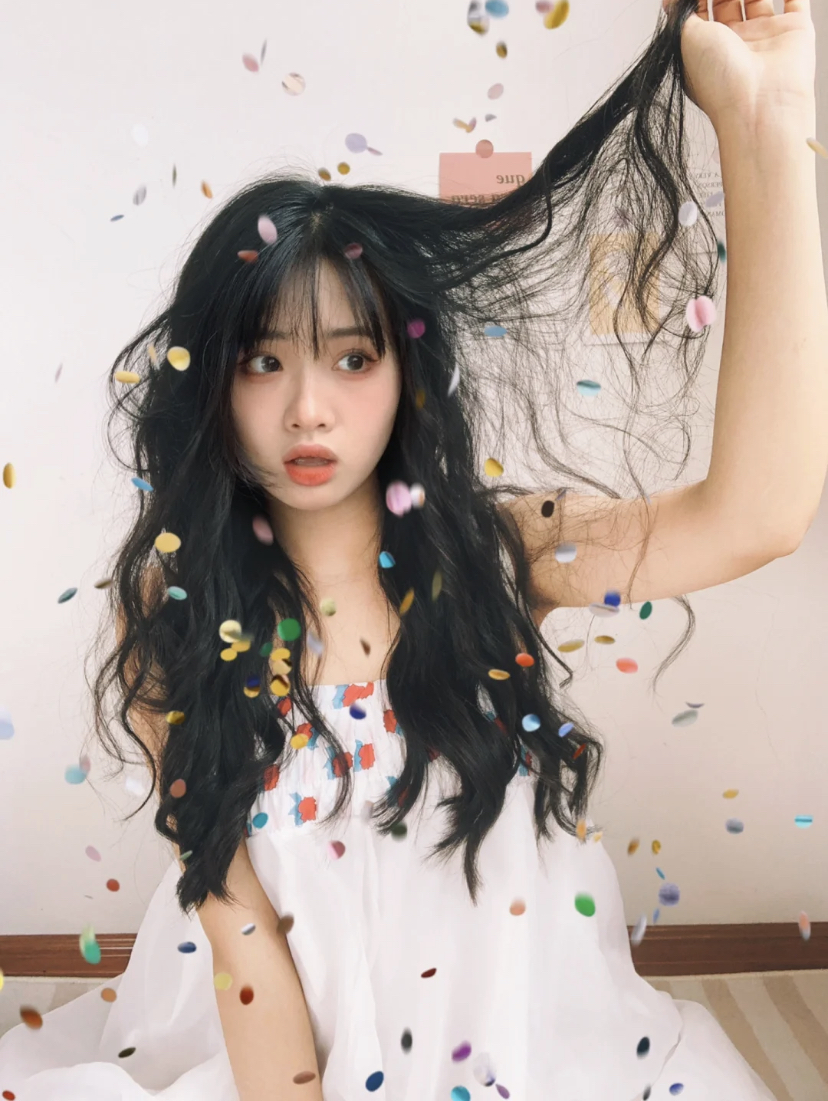 爱自拍的集美们不可错过的宝藏APP,拍照高清还有自然的美颜效果,还能够后期用来修图哦!