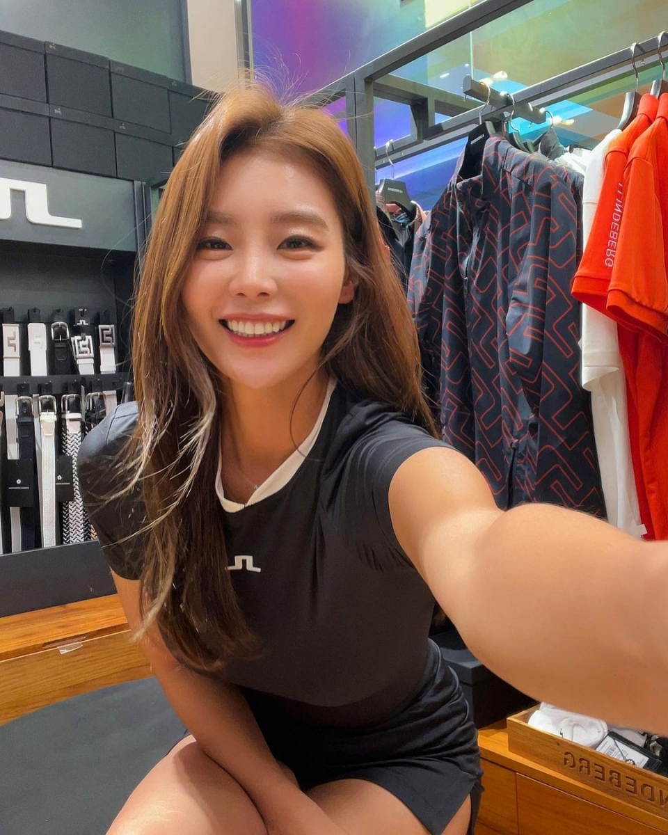 再有《单身即地狱》成员将以「新专辑」出道,那就是「姜素妍」