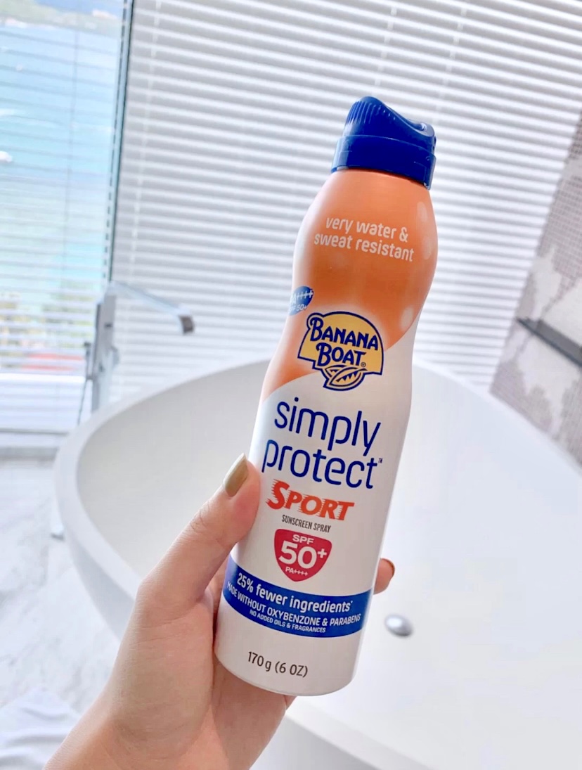 有超高的防晒系数以外还防水防汗，一喷可维持长达4小时的防晒效果哦。