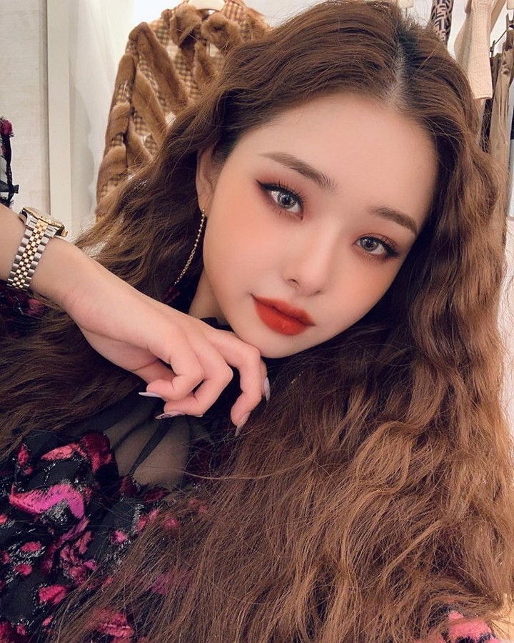 不过这一次大部分的韩国网友一面倒地对宋智雅进行了支持。