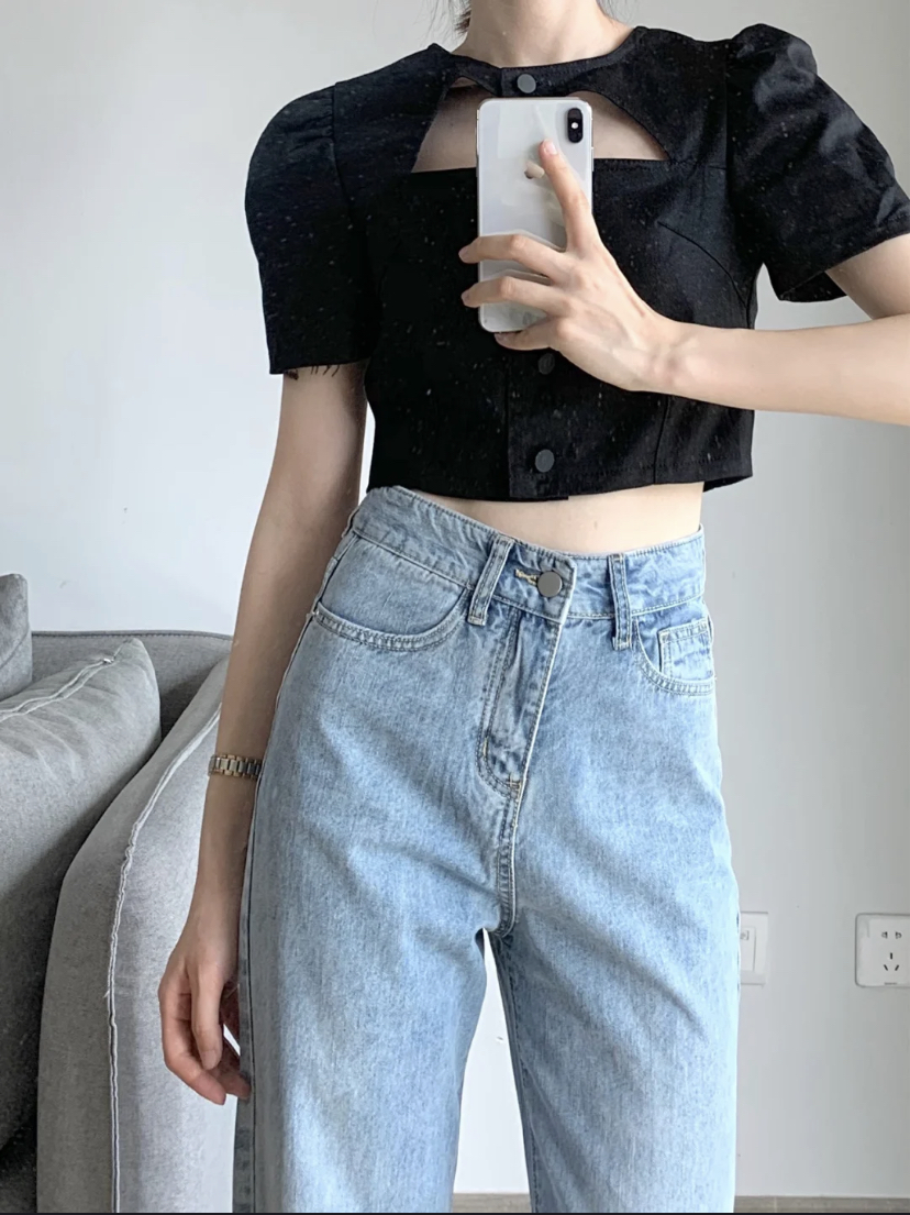 ！最合适的就是配搭短款上衣，突显出腰身可以更加显瘦，同时让双腿的比例变得更修长哦～