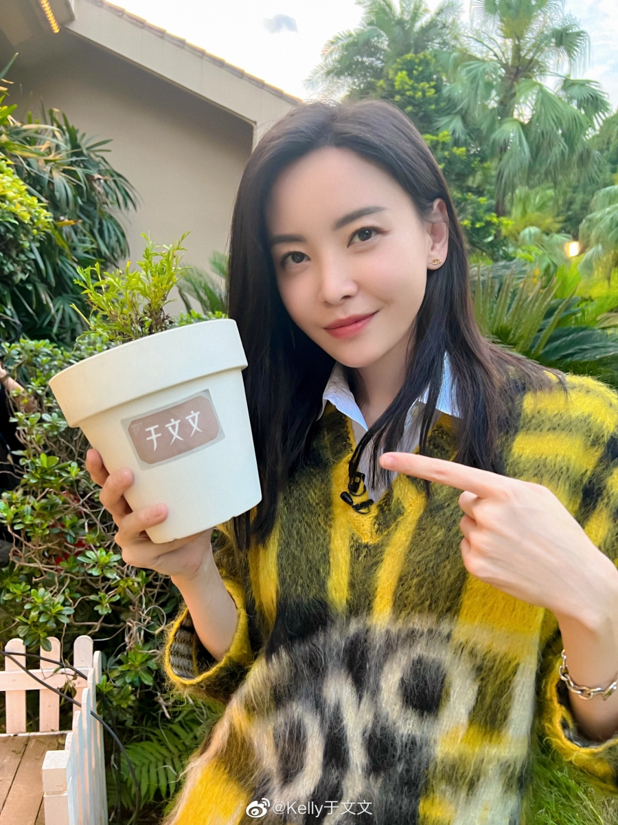 不少网友都开始替于文文感到不值。