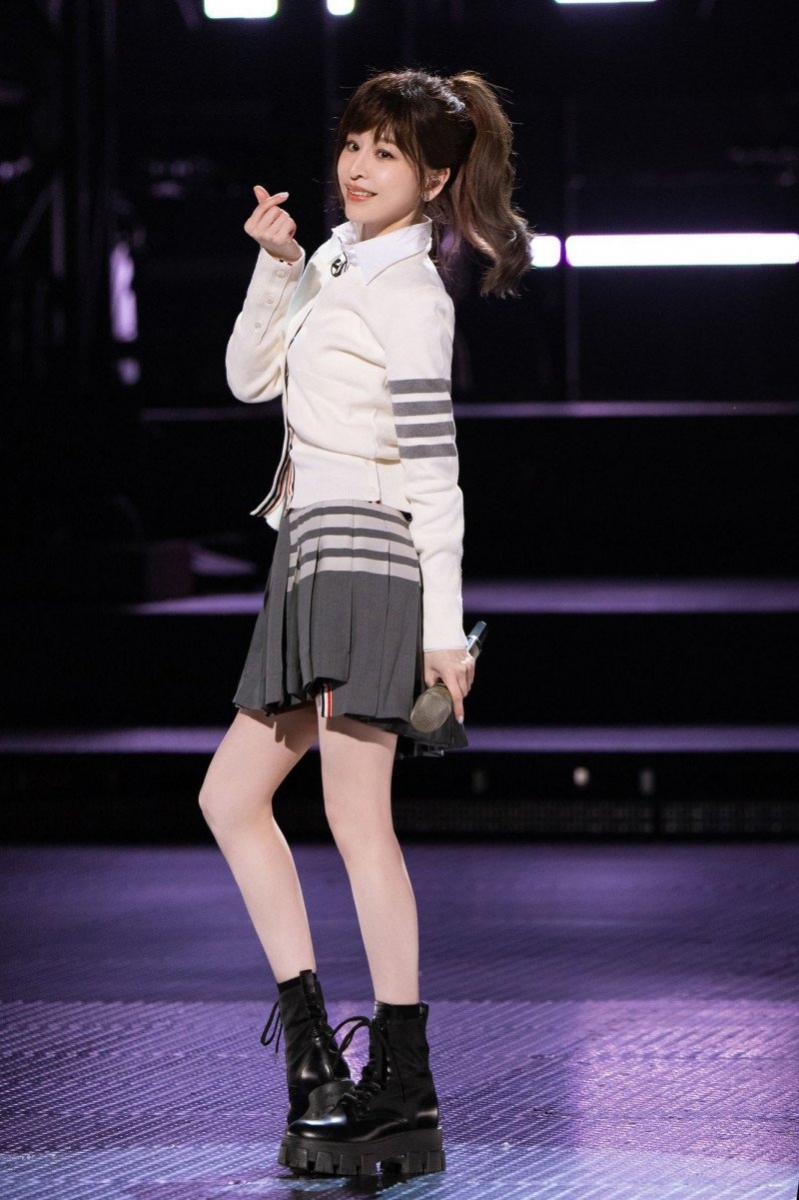 王心凌的经典歌曲《爱你》，也有网友发现是实际上她并非是原唱～