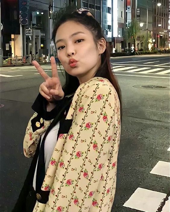 邀约出演的消息传出后就引起了网友们的热议,希望Jennie会确认出演就能看到她挑战演技啦!