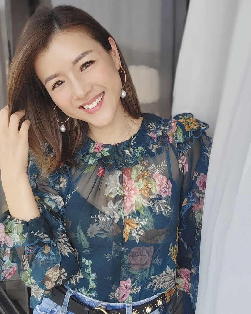 希望陈茵薇复出后的首部作品可以大火啦!说不定可以回到之前的全盛时期,作品一部接一部的拍!