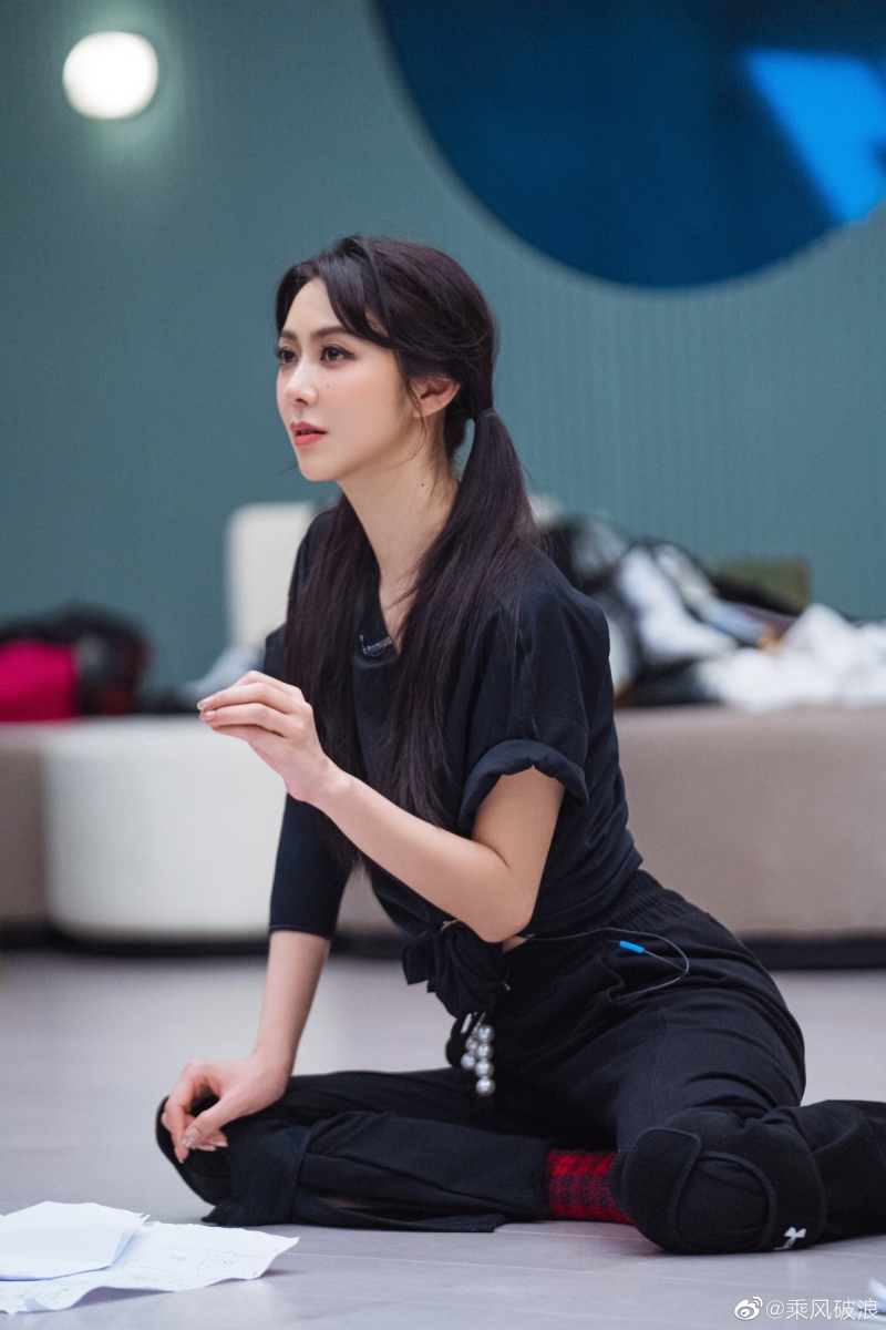 尽管薛凯琪对房祖名不离不弃,但这段恋情最后还是无疾而终了。