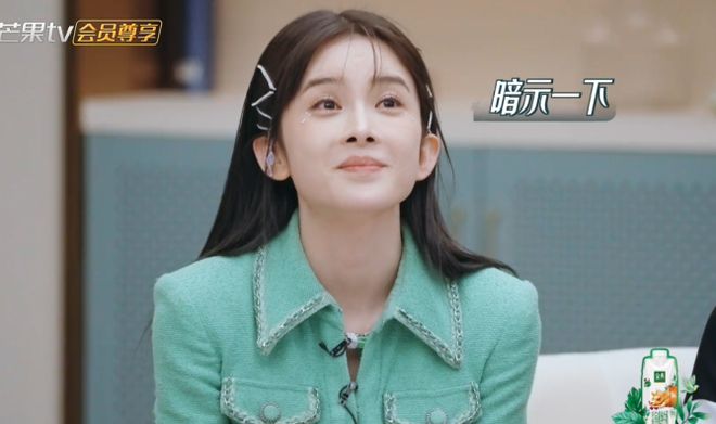 尤其是在二公选曲时,赵樱子执着争取唱跳机会。