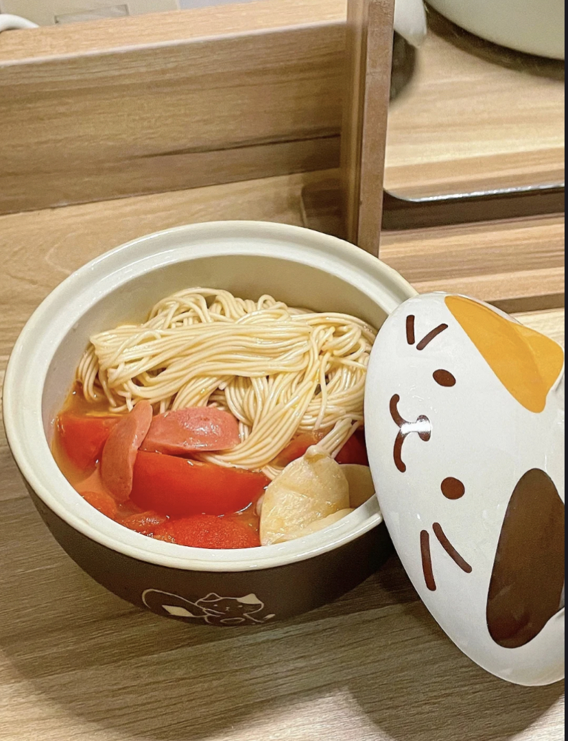 猫奴们绝对抵抗不了这款猫咪碗吧～