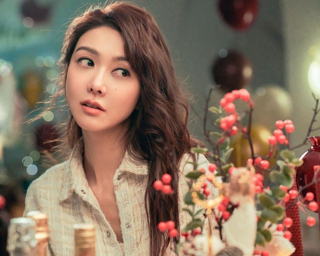 在这一切打击之下,原本乐观向上的女孩因此一度患上抑郁症。