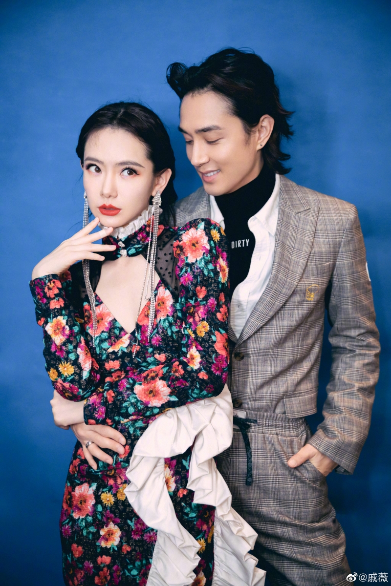 戚薇也曾在节目上自曝,在自己10岁的时候,班上有一个自己很心仪的男生。