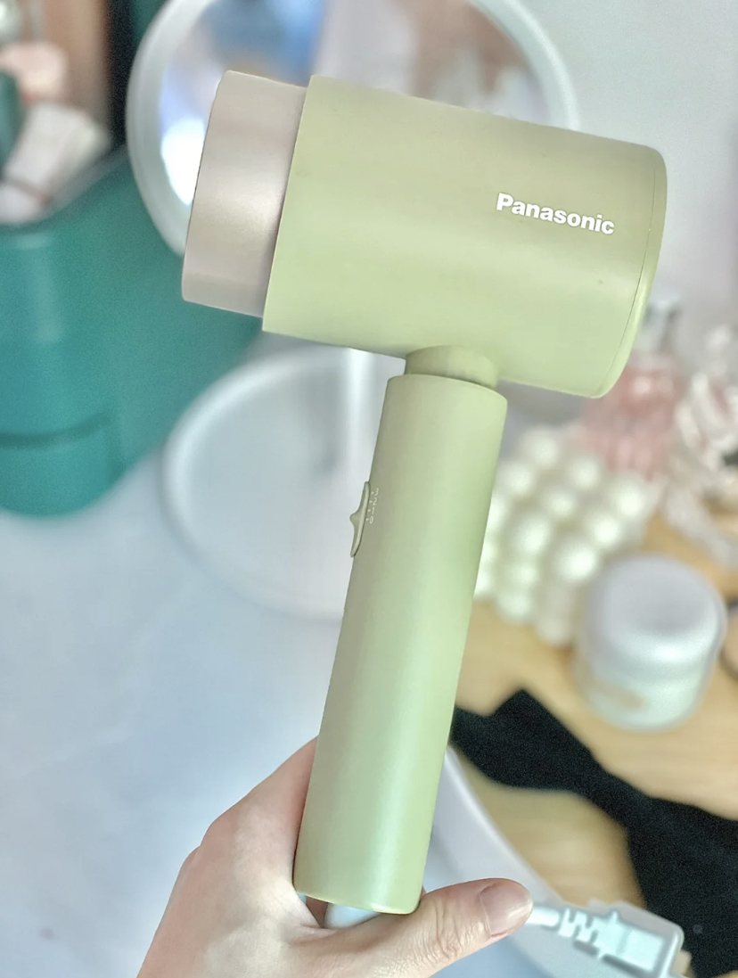 被誉为Dyson的平替版吹风机,绝对是颜值和性能具备的Panasonic负离子吹风机!