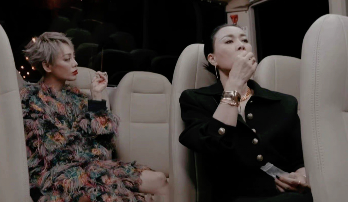 因此,节目组可能会完全“放手”让宁静和那英暂时休息。