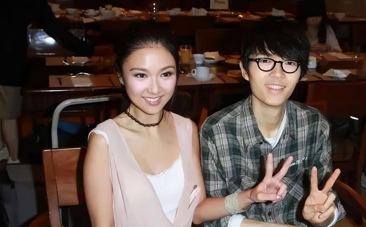 他最有名的一句话说道「我的人生就是吃饭、唱歌、薛凯琪。」