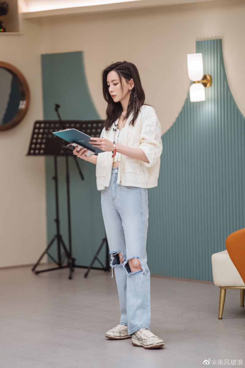 于文文参加《乘风破浪》是拿着拽姐的剧本