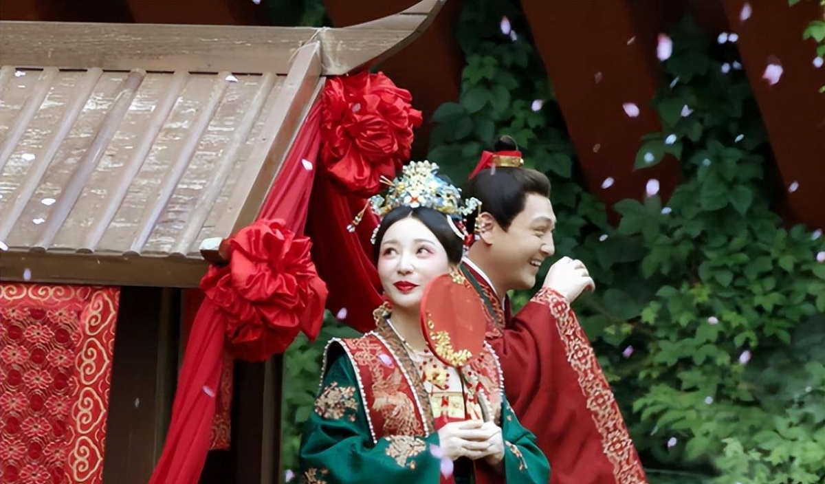 杜长风不在意孙三娘之前的经历,最后两人成功结婚。