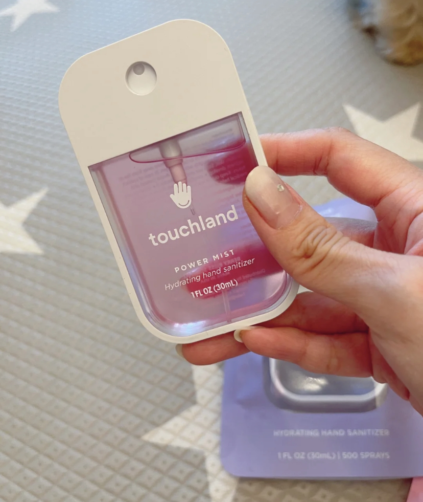 泫雅同款有多种不同香味的洗手液，外表颜值超高属于喷雾型，轻轻一喷就能消毒啦！