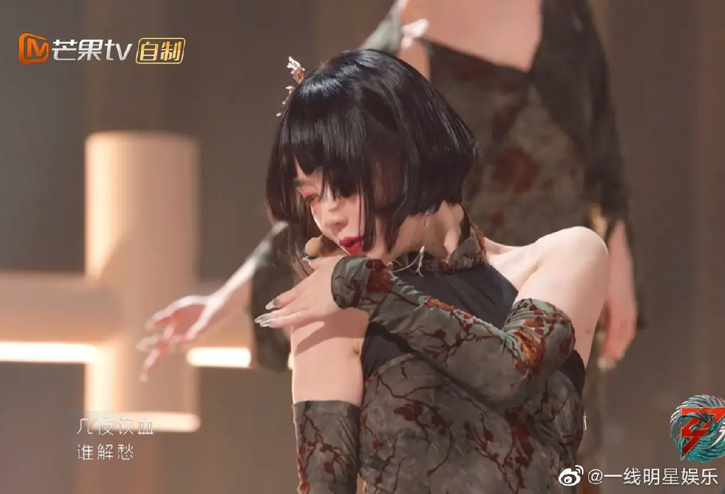 其中,争议最大的就是刘恋的淘汰,网友纷纷替她感到不值!