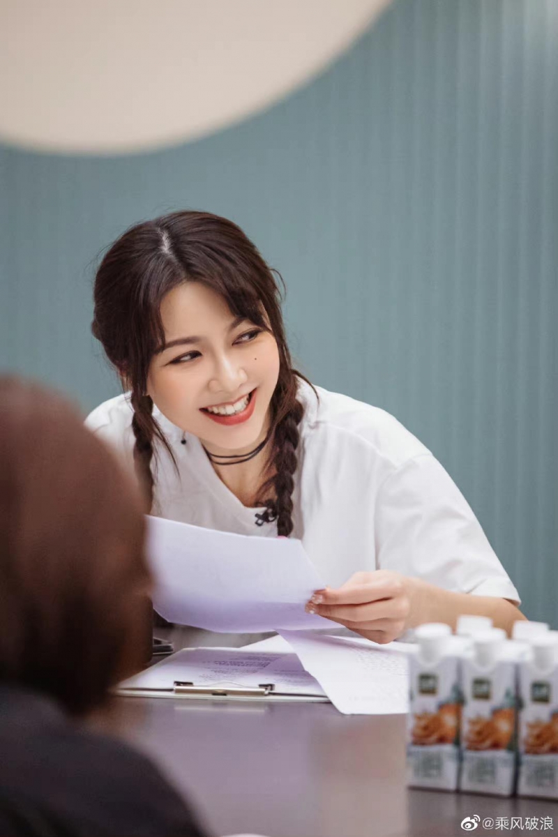 阿Sa 他们更是贴心地帮他们说话从风格搭配方面也不适合来减少她的愧疚感