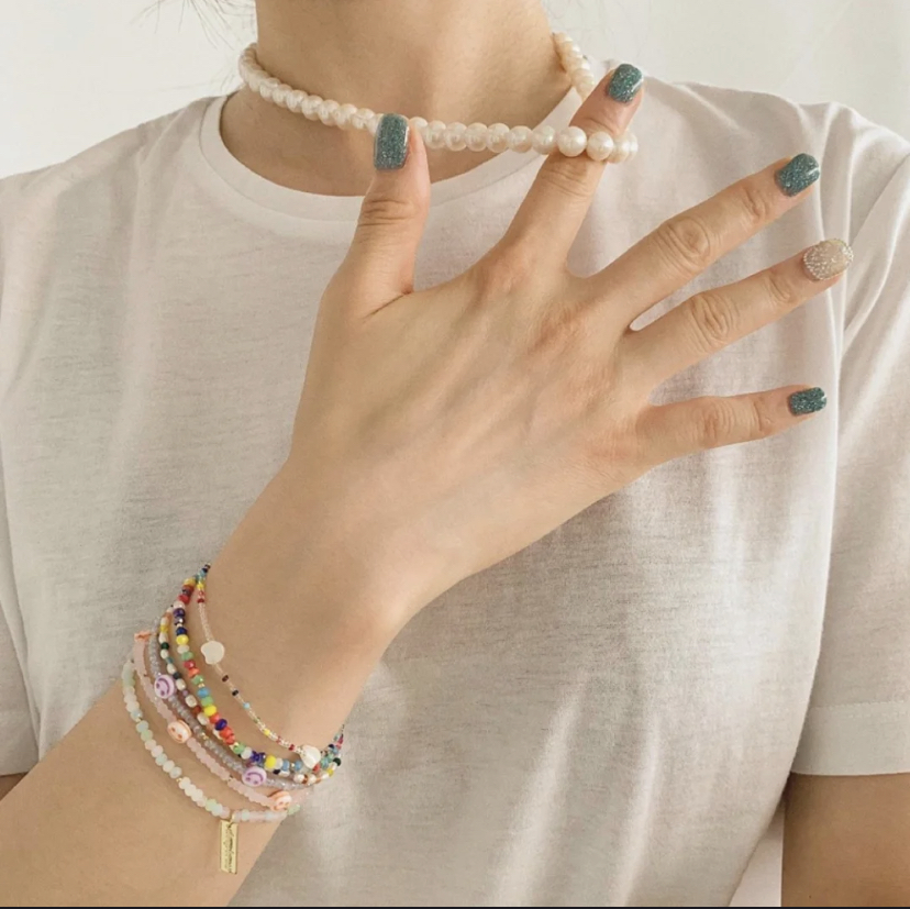 彩色的可爱串珠、珍珠项链是他们家的人气款式!