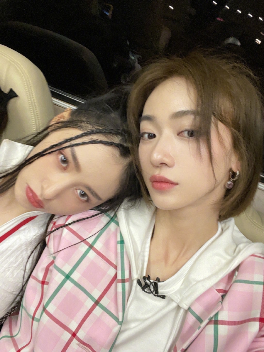 至于王心凌组的张天爱无法成团。