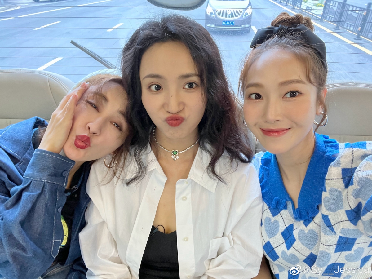 很大可能就是张歆艺。