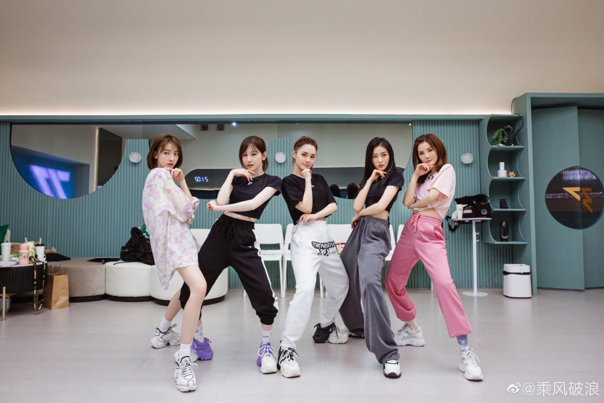 而且在改编的过程中还加入了说唱,风格上还是有很大的突破。