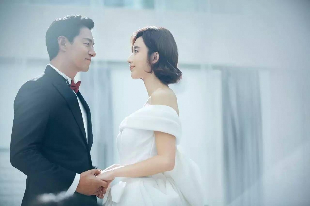 不过恋爱一年后,张俪官宣分手,这段跨国恋情也无疾而终。