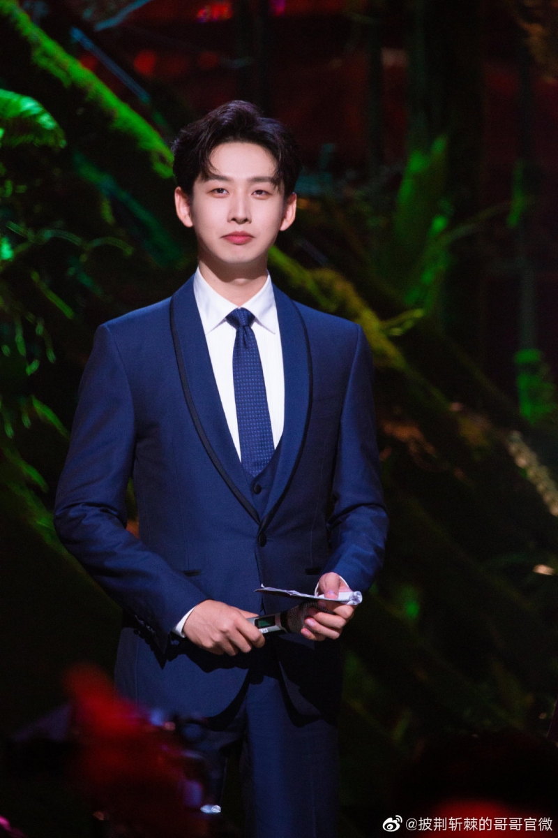 值得惊喜的是「齐思钧」是《披哥 2》主持人