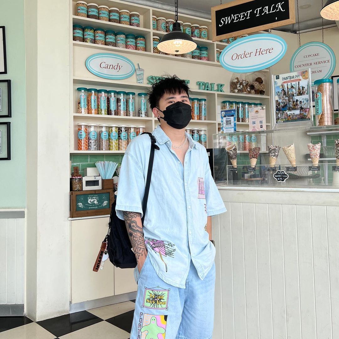 Danny 日前晒出了一系列在泰国海岛游玩的照片