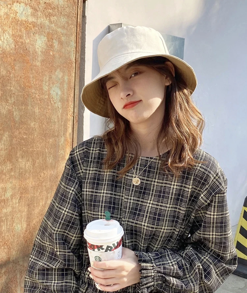 比较适合喜欢街头风穿搭的女生，渔夫帽的版型也很宽大特别显脸小！