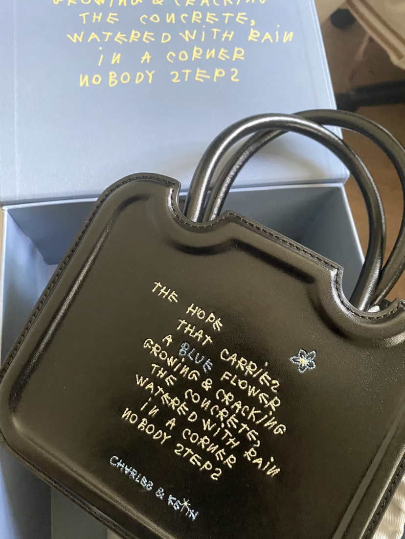 Charles & Keith X Coco Capitan的联名系列还未在大马分店上架，但大家可以多关注小CK官网的更新哦！