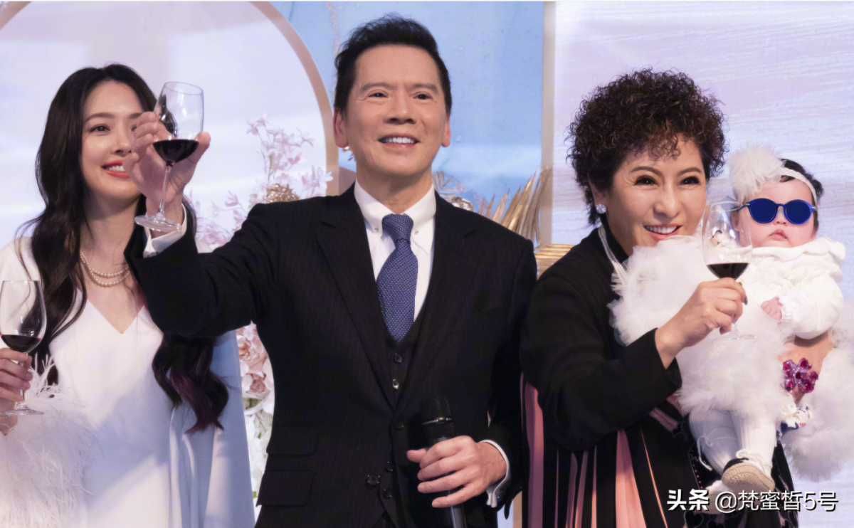 但他的妈妈向太也许是真喜欢郭碧婷,从综艺里也看得出来