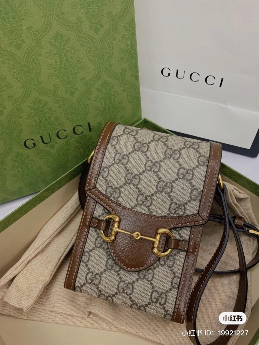 历久不衰的经典手机包一眼就爱上