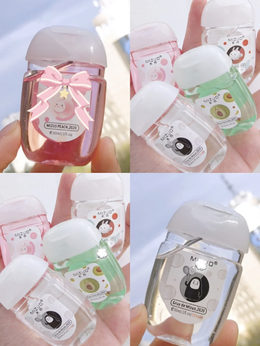 外表超可爱的迷你洗手液，有多种不同香味选择，全都是甜甜的水果香味！