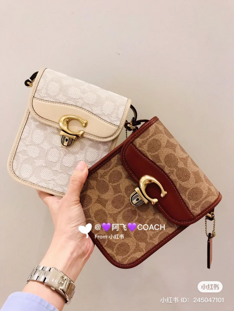 COACH Tall Studio 手机包