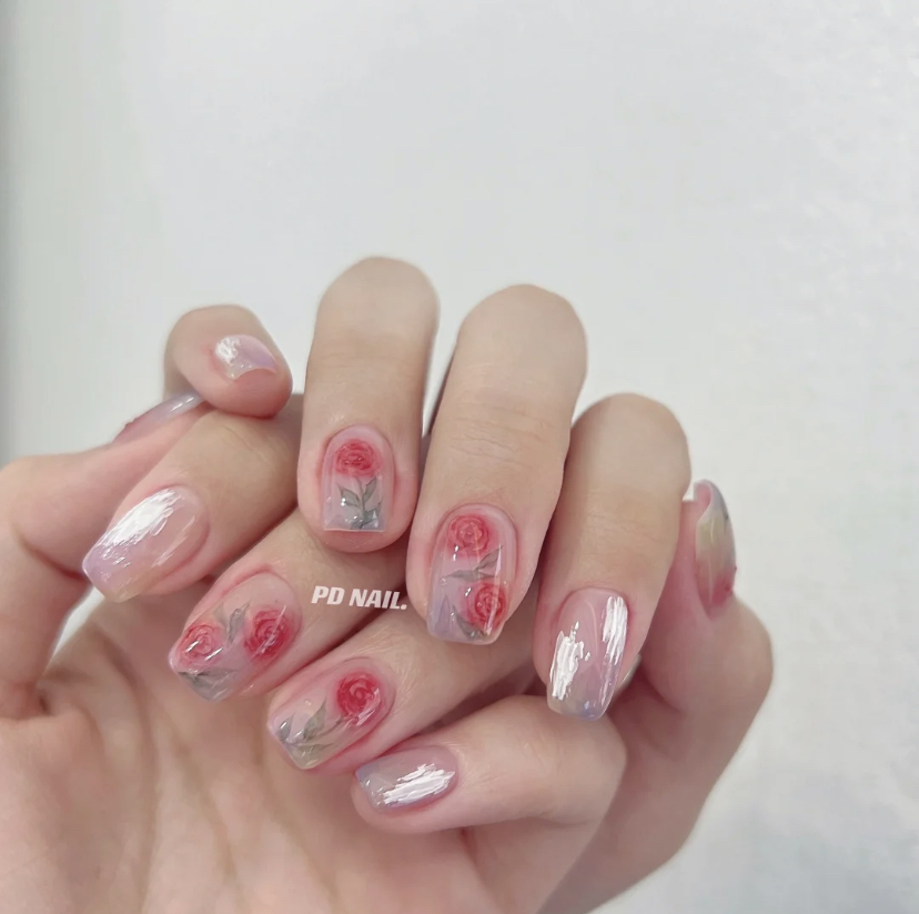 晕染开的水彩色真的太唯美了,也可以再画上一些喜欢的小设计