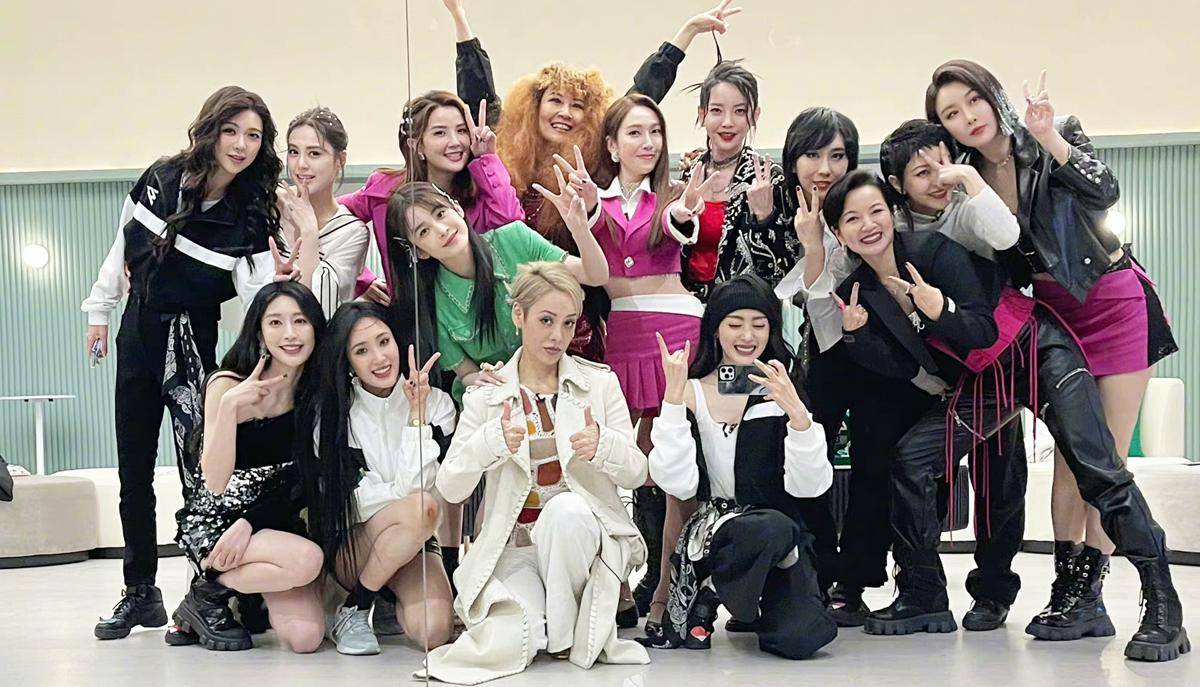 这一消息引起了网友们的不满,认为《浪姐》就是在为《披哥》铺路,妥妥地“招娣”节目。