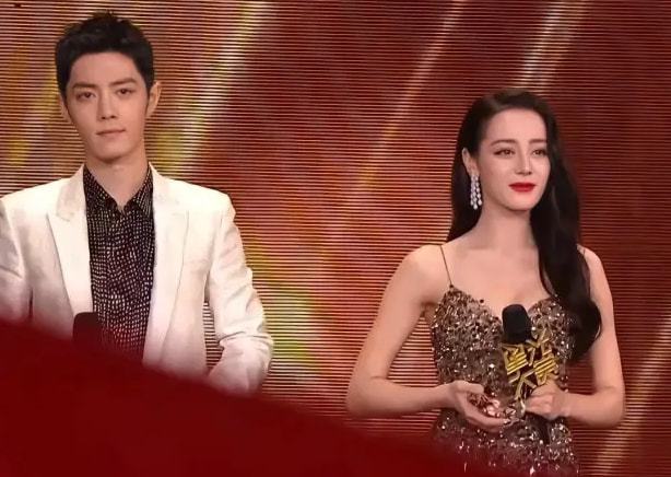 剧方在积极接触肖战和迪丽热巴,希望他们能够接演这部由“墨宝非宝”小说改编的电视剧《很想很想你》。