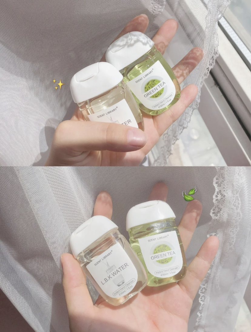 这款洗手液是水润的啫喱质地，上手QQ的揉搓洗手后还可以让手部更保湿哦！