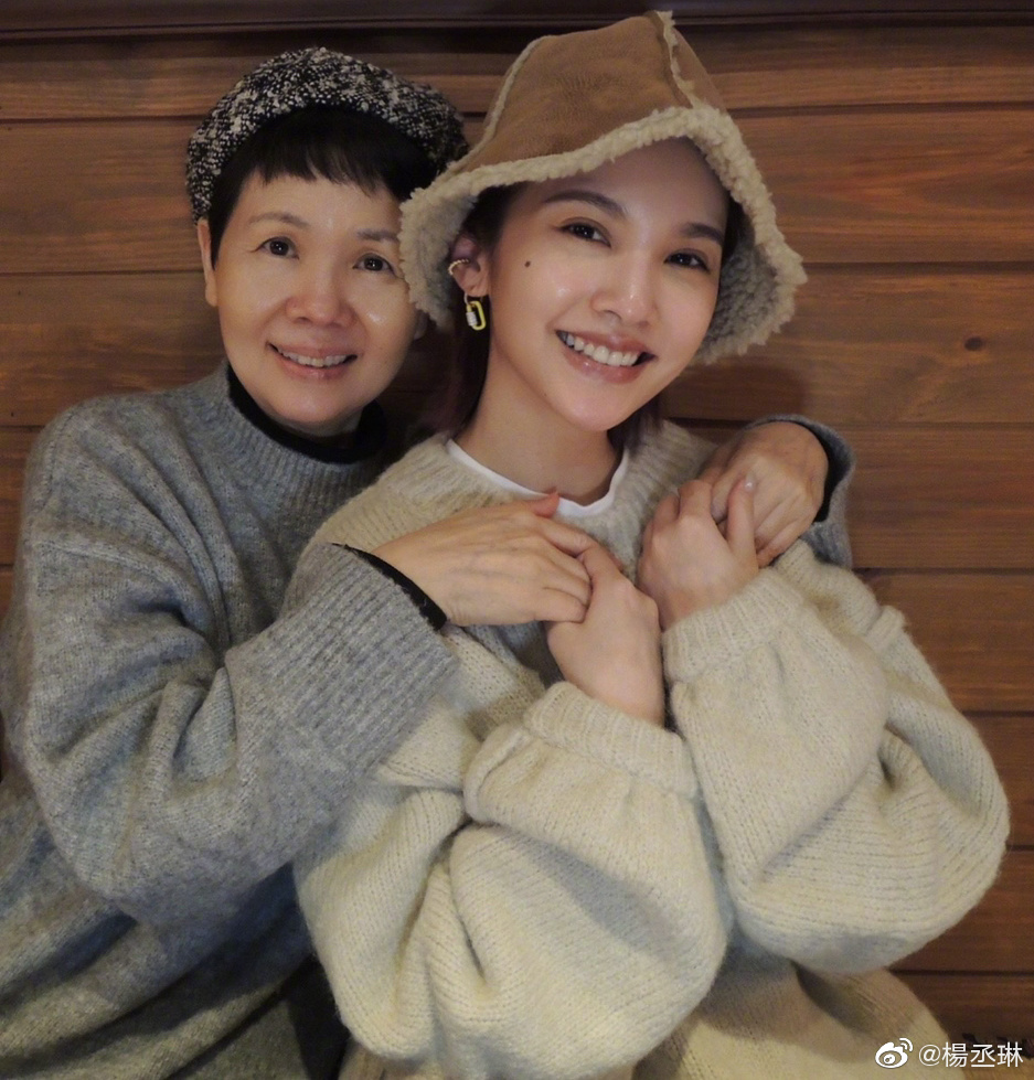 常常会因为工作而忽略了陪伴家人，坦言内心会有愧疚感