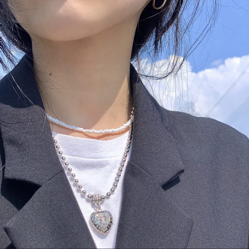 喜欢性冷淡风的集美们,可以多关注他们家的饰品,设计百搭又有时尚感!