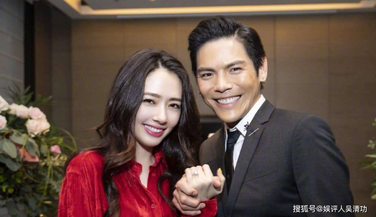 如今正在坐月子,身体非常虚弱,却还要面对老公向佐此时传出出轨的风波,场面让人唏嘘。