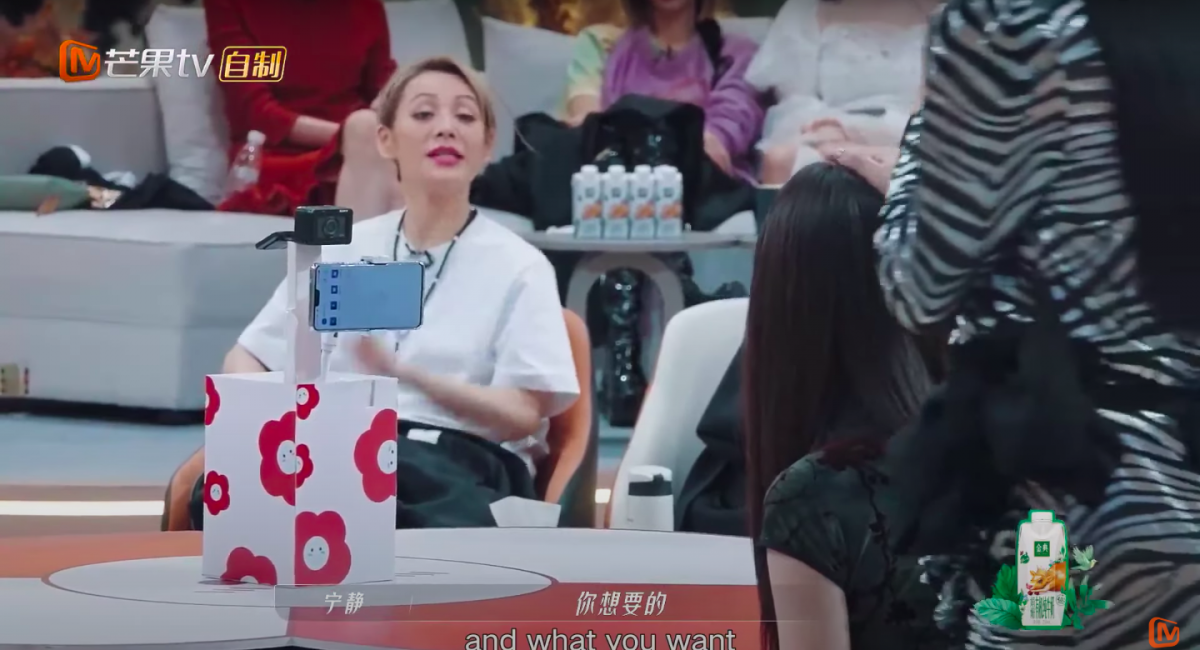 对此,不少网友都留言:「谢谢娜姐!没看错的话有一个镜头好像还是你摸了摸鱼丸的头」
