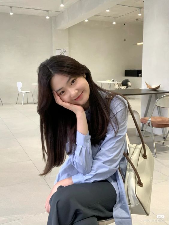 7个拉低颜值的坏习惯:坐姿不对