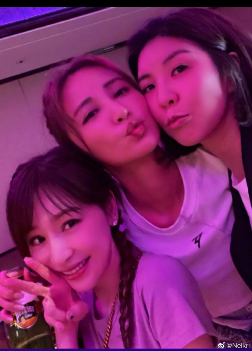 节目组剪得两个人不熟一样